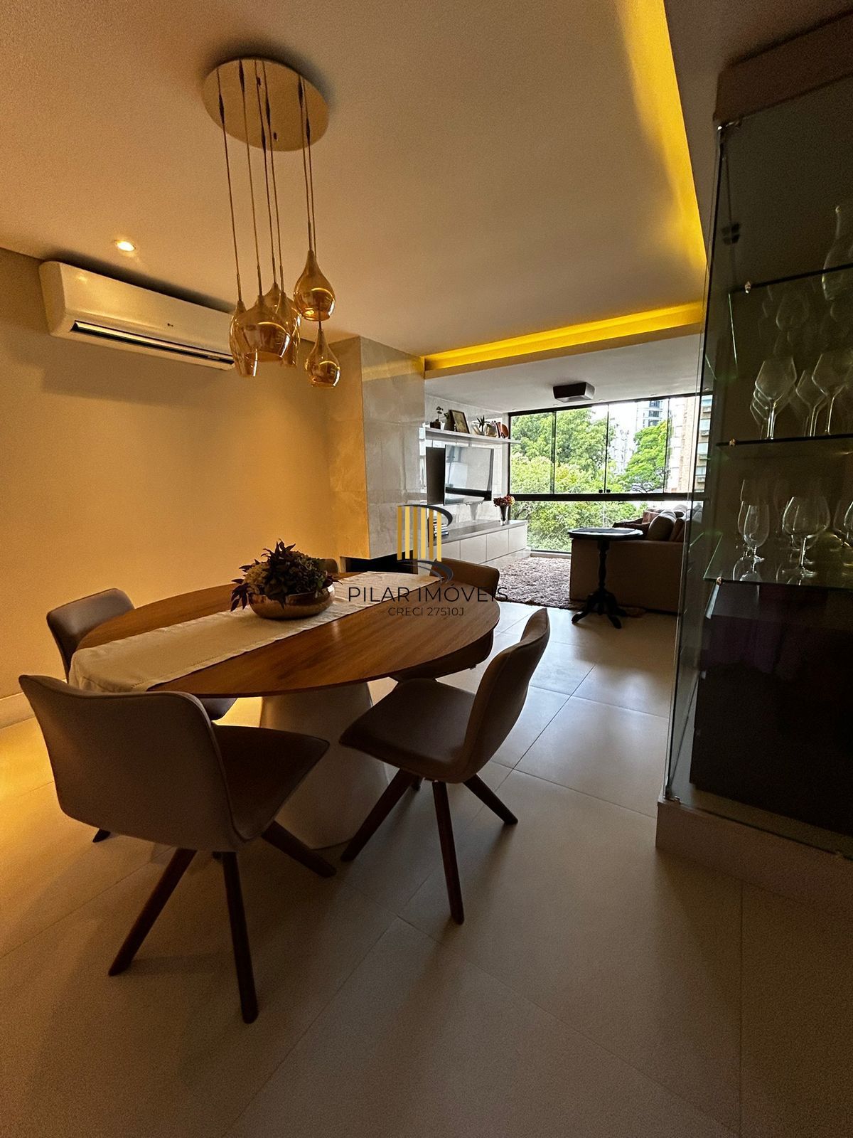 Amplo Apartamento de 183m² na Anita Garibaldi com 2 Vagas, Depósito e Projeto para Cobertura - Pilar Imóveis