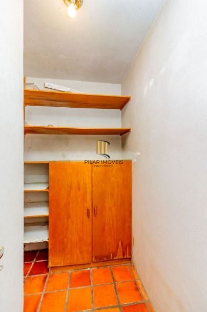 Casa em ótima localização, com 201m², Bairro Medianeira, Porto Alegre/RS