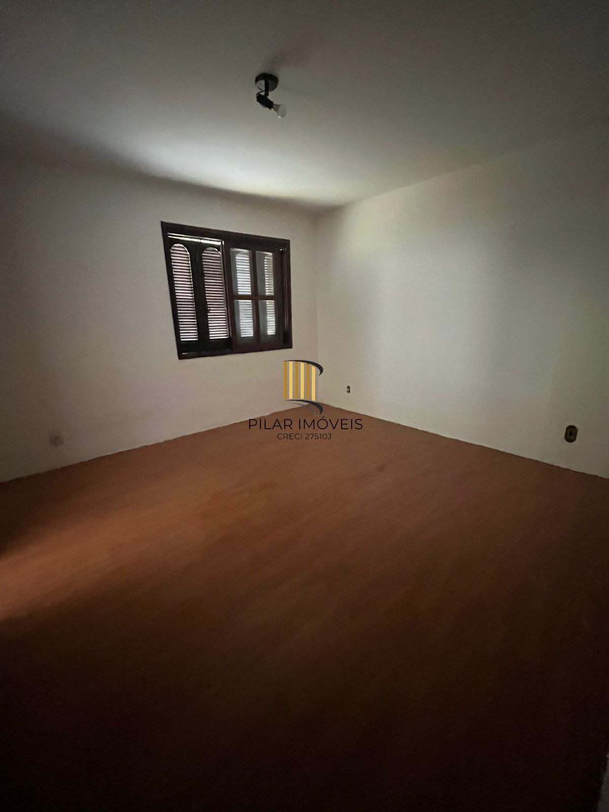 Casa ampla com potencial residencial e comercial | 220m² | Porto Alegre, Rio Grande do Sul