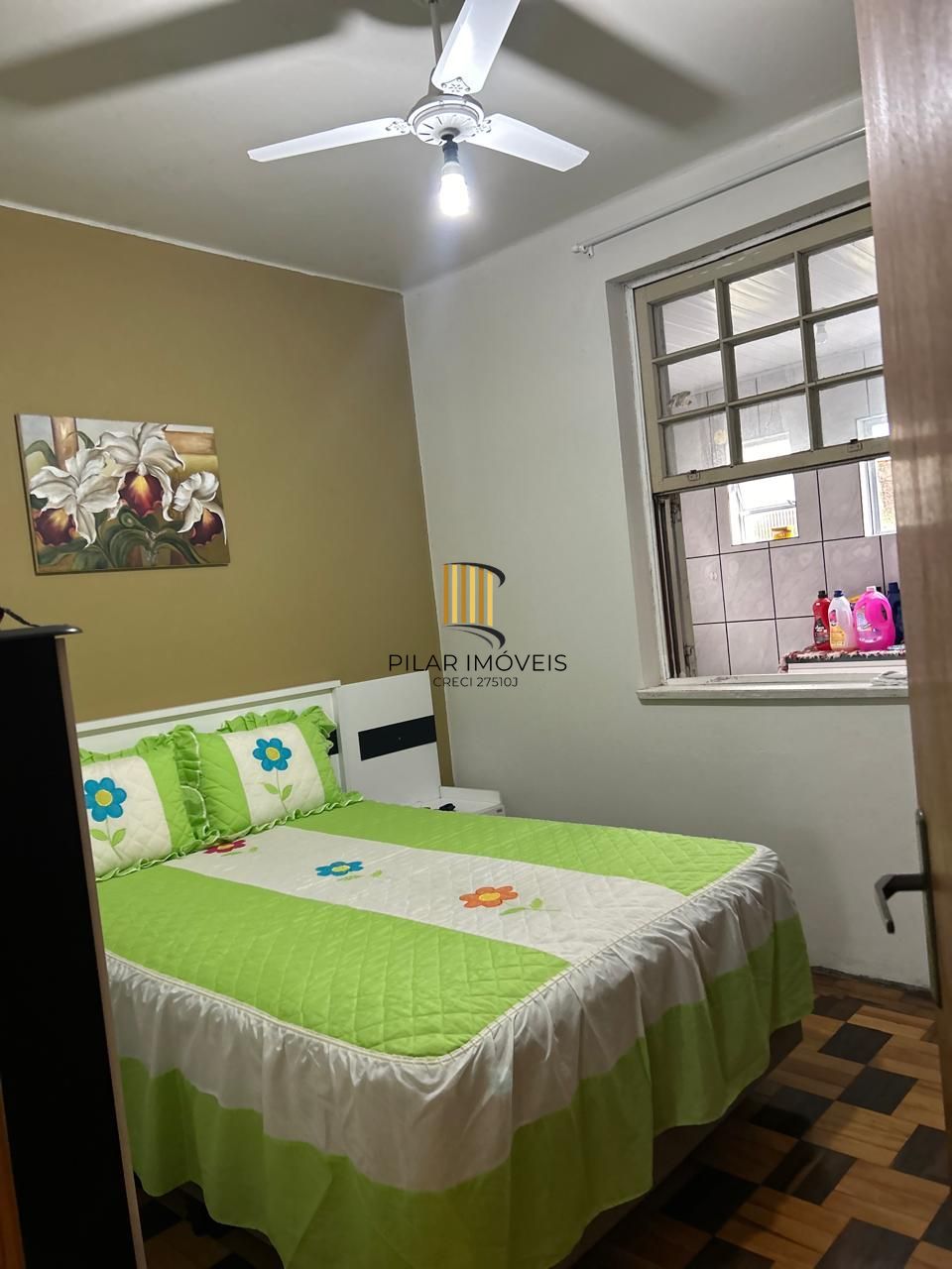 Apartamento desocupado e pronto para morar, 03 dormitórios, bairro IAPI