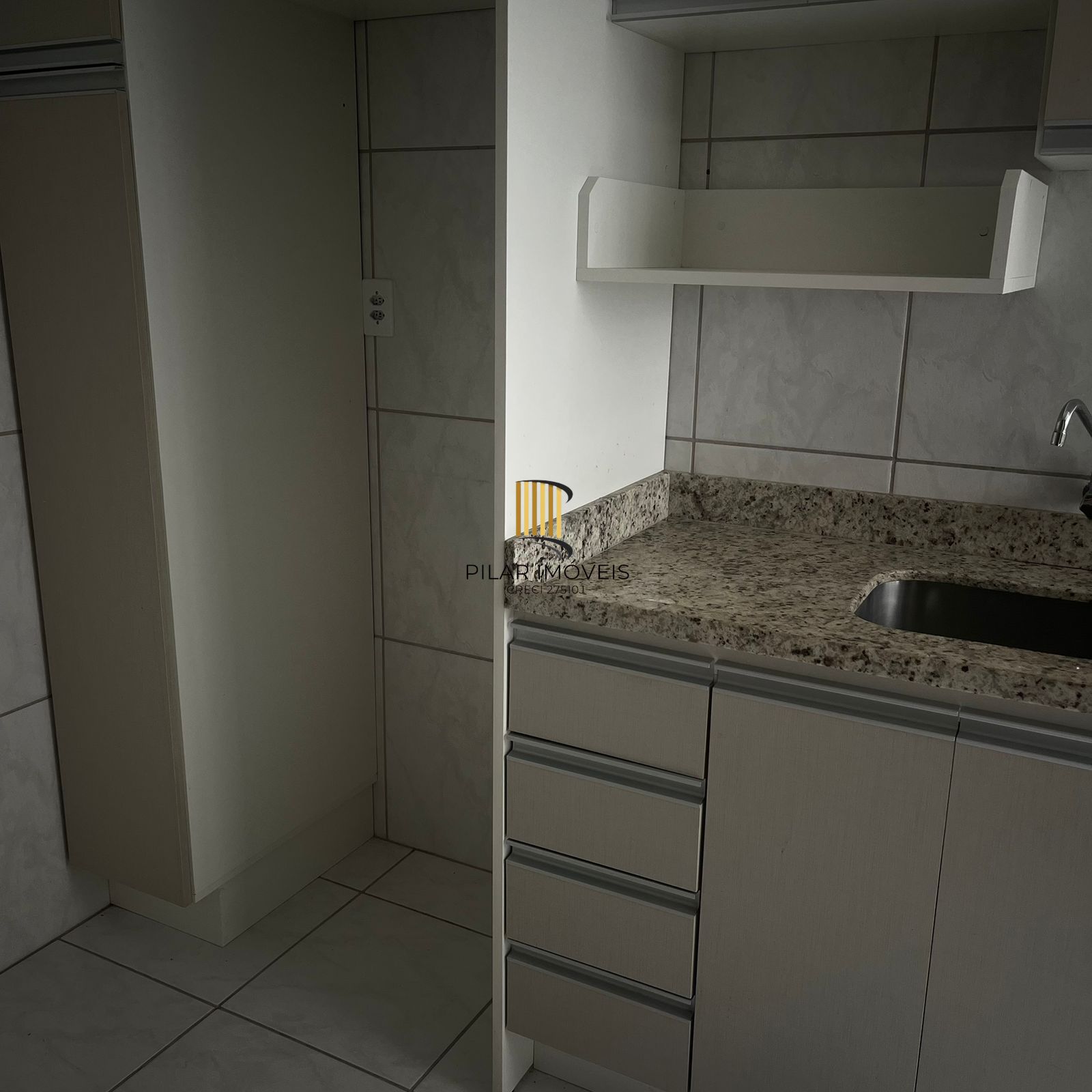 Excelente JK semimobiliado, bairro Passo da Areia, Porto Alegre/RS