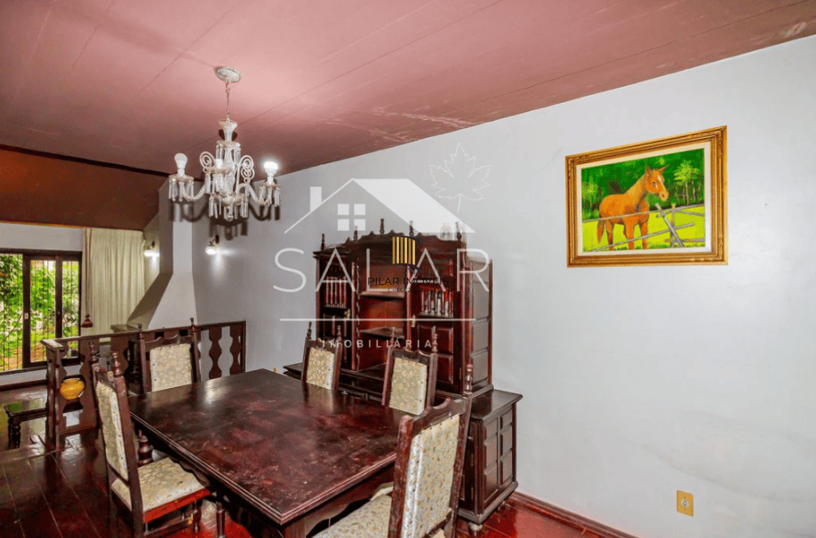 Casa em ótima localização, com 201m², Bairro Medianeira, Porto Alegre/RS