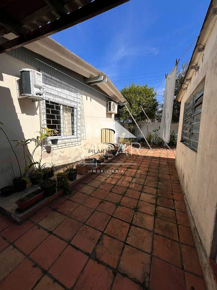 Casa de esquina, Bairro Parque dos Maias, Porto Alegre, Rio Grande do Sul