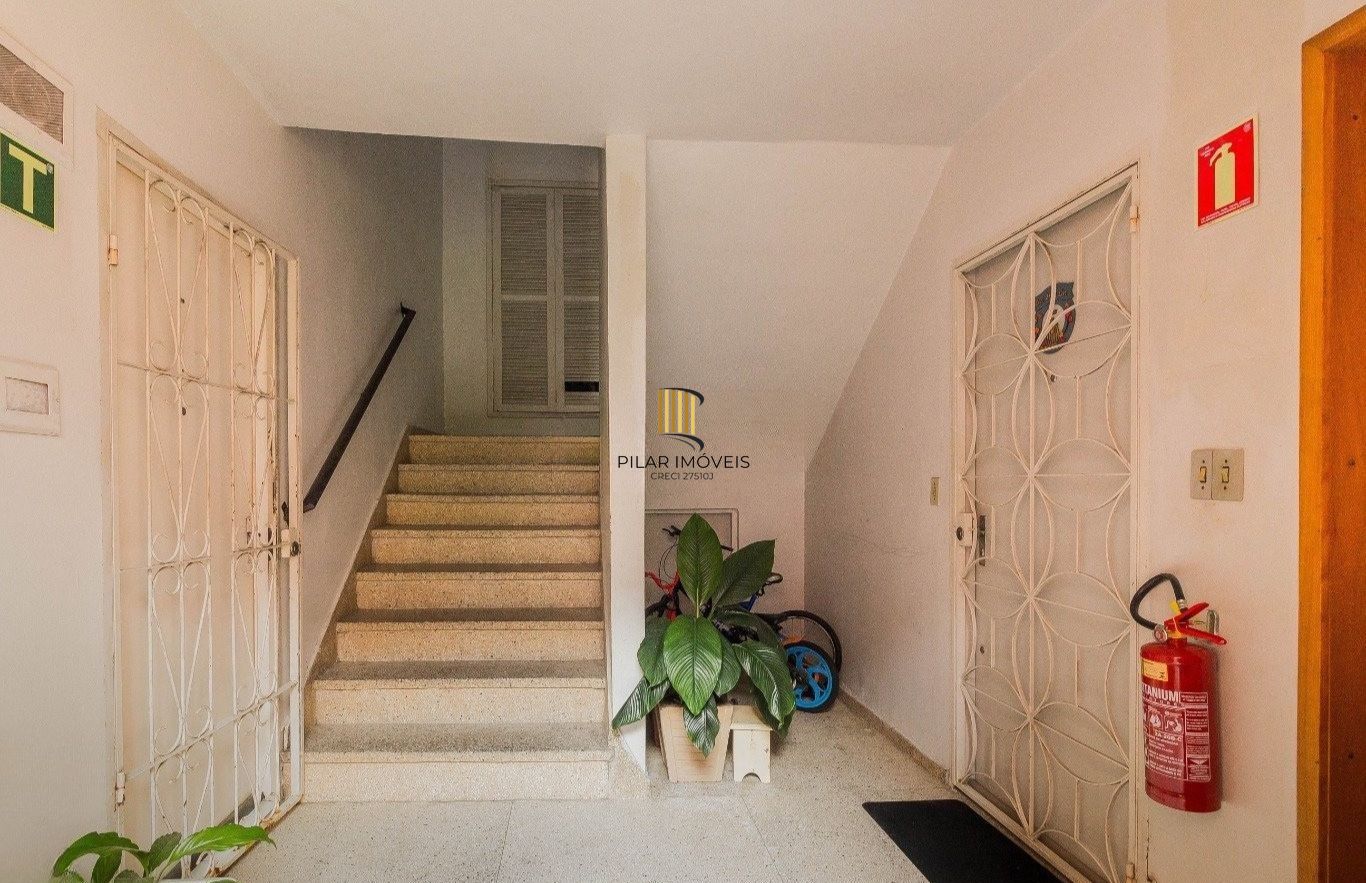 Excelente oportunidade para quem busca praticidade, conforto e boa localização, no bairro Jardim Itu em Porto Alegre.