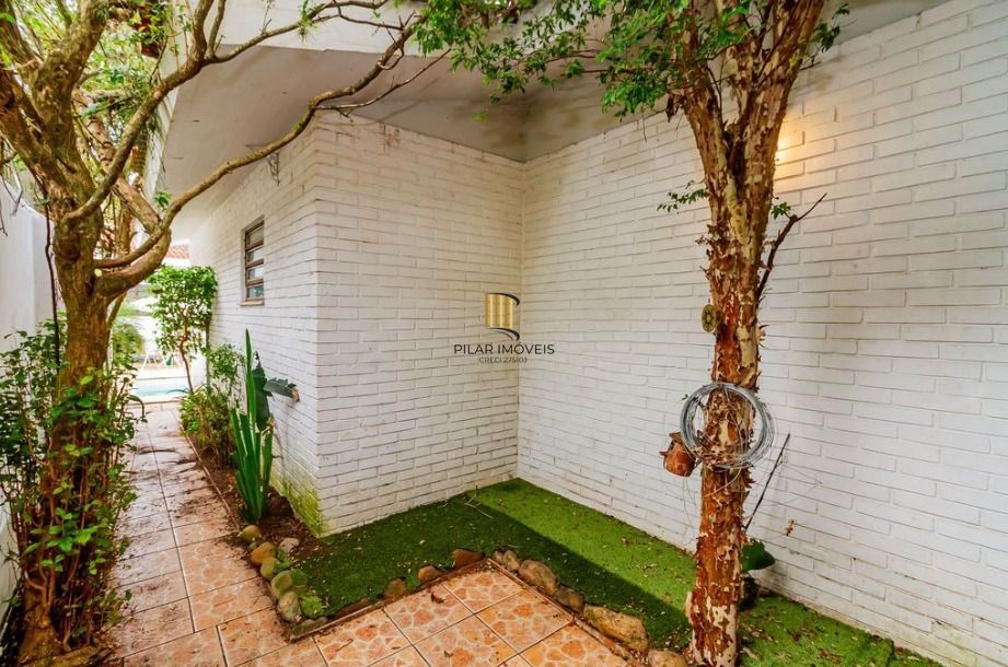 Casa em ótima localização, com 201m², Bairro Medianeira, Porto Alegre/RS