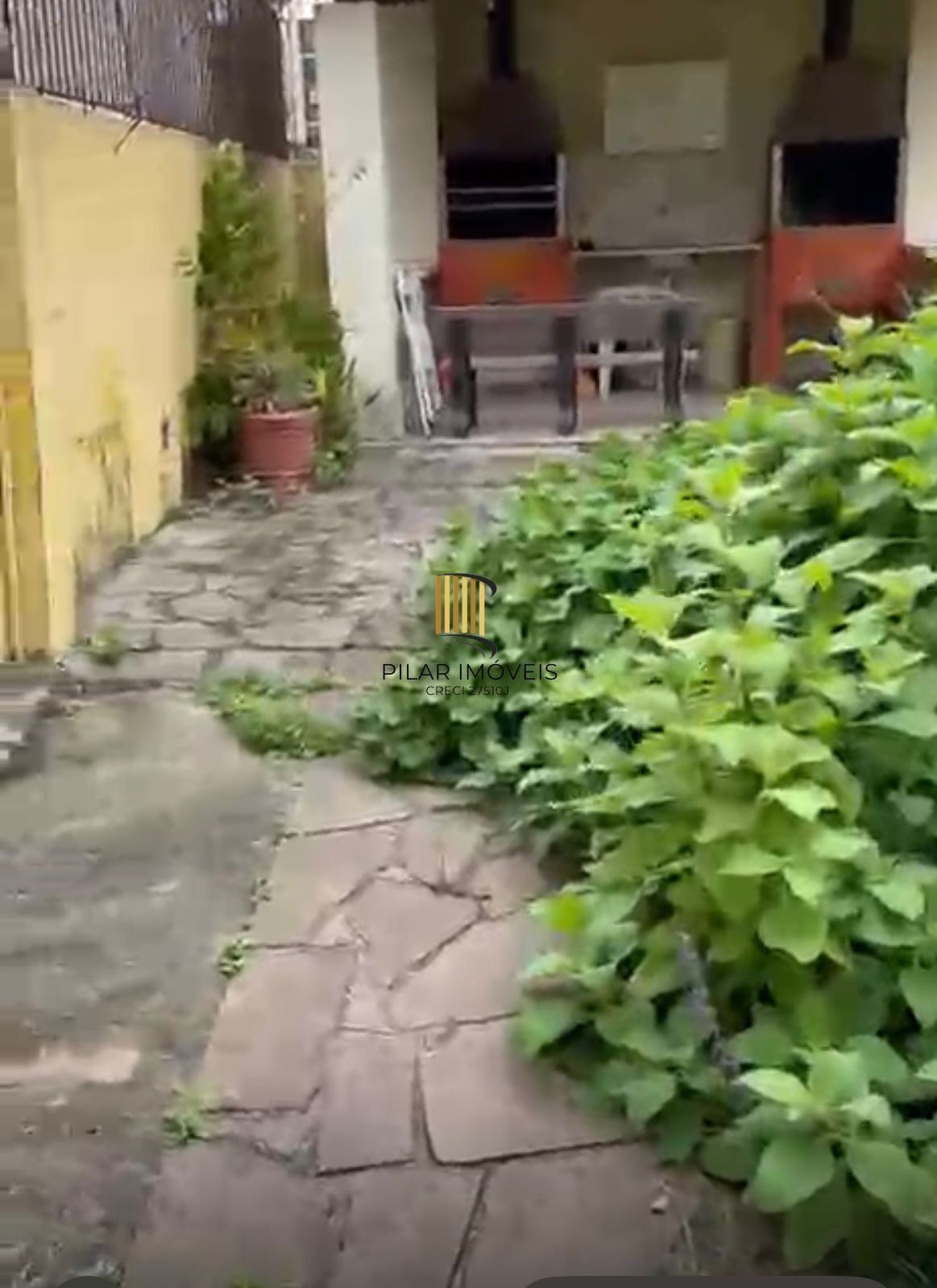 JK térreo, com espaço garden de aproximadamente 40m², Bairro Azenha, Porto Alegre/RS