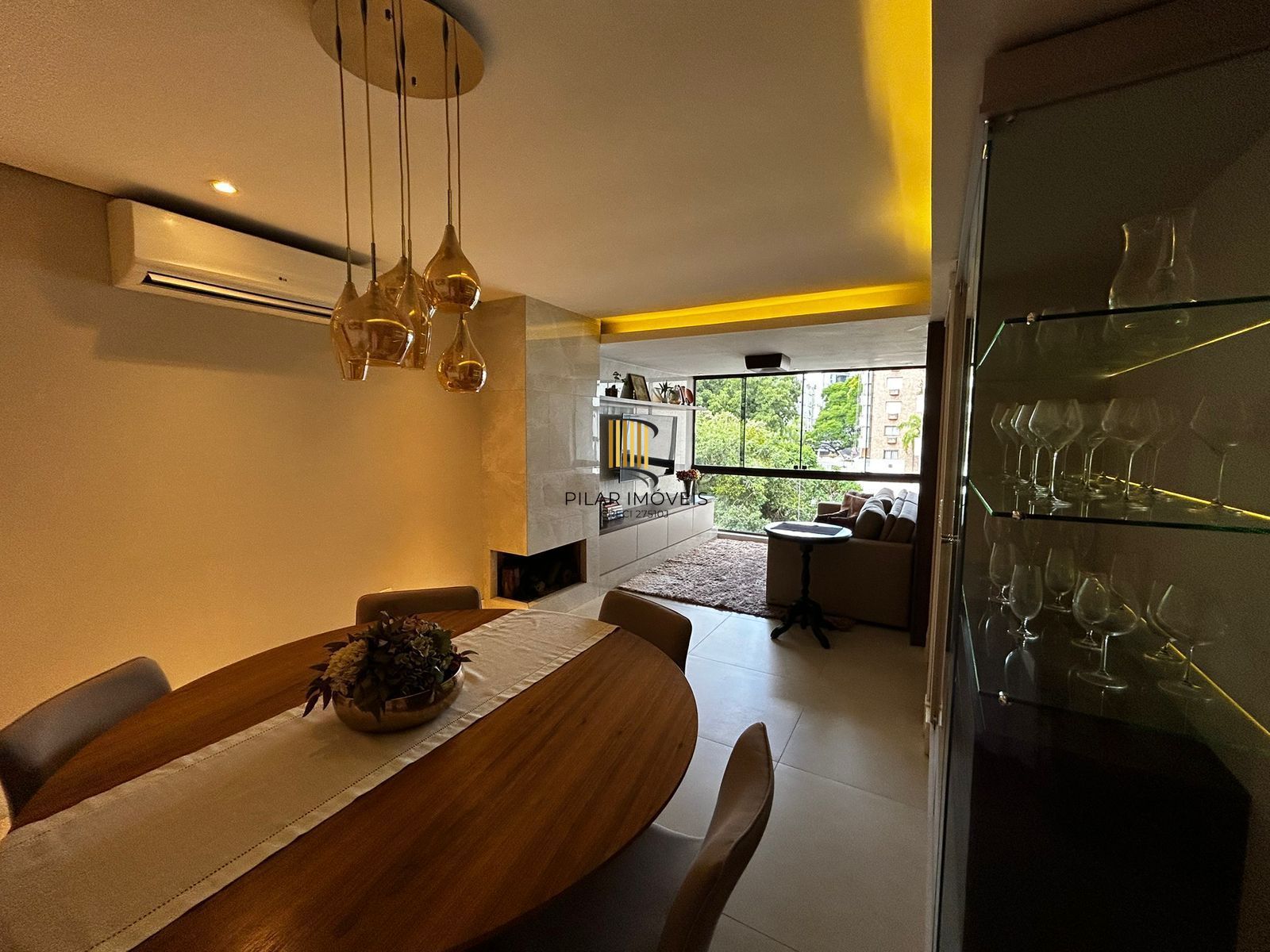 Amplo Apartamento de 183m² na Anita Garibaldi com 2 Vagas, Depósito e Projeto para Cobertura