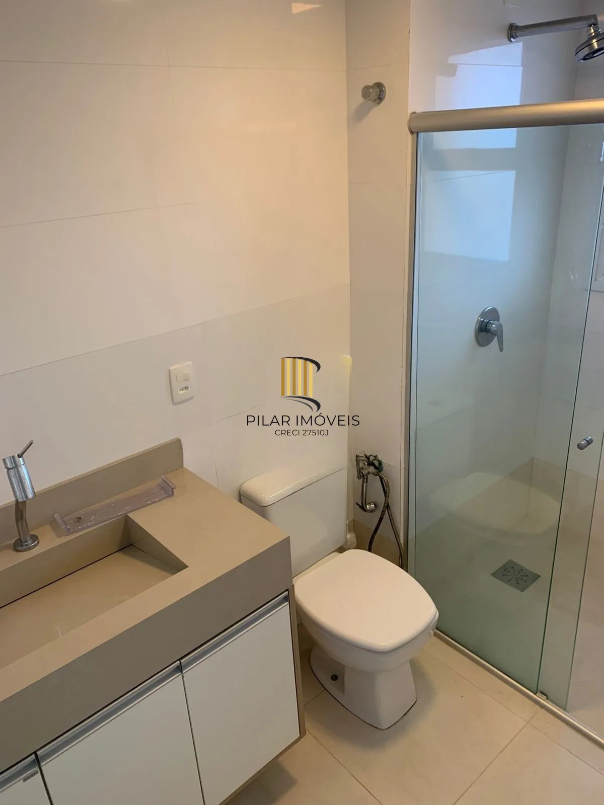 Amplo Apartamento de 3 Dormitórios com 151m² no Centro de Torres