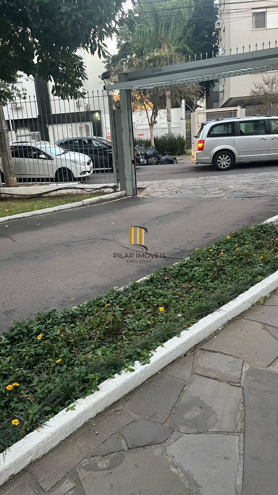 Apartamento 2 Dormitórios com 61,50m² em Condomínio com Lazer Completo e Rua Tranquila