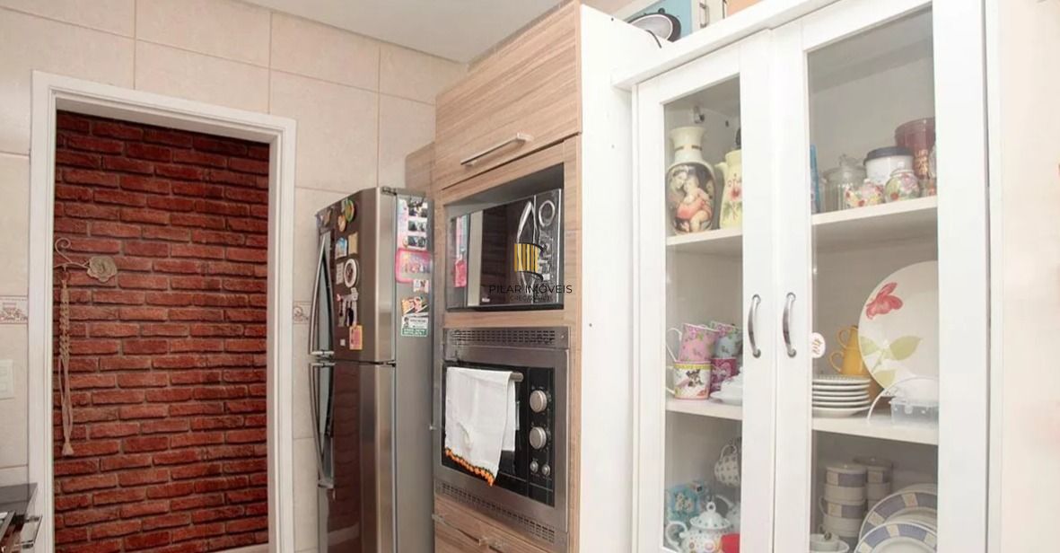 Apartamento com sacada, Bairro Santana, Porto Alegre/RS