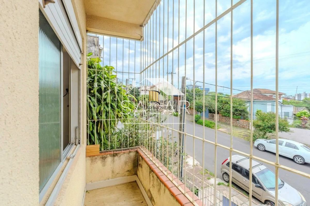 Casa com piscina no Bairro Partenon – Porto Alegre – RS