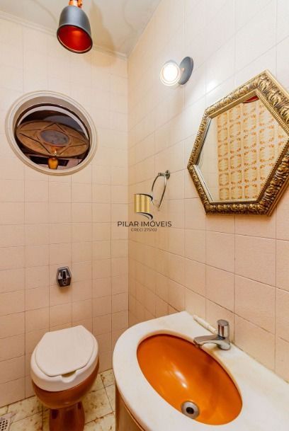 Casa em ótima localização, com 201m², Bairro Medianeira, Porto Alegre/RS