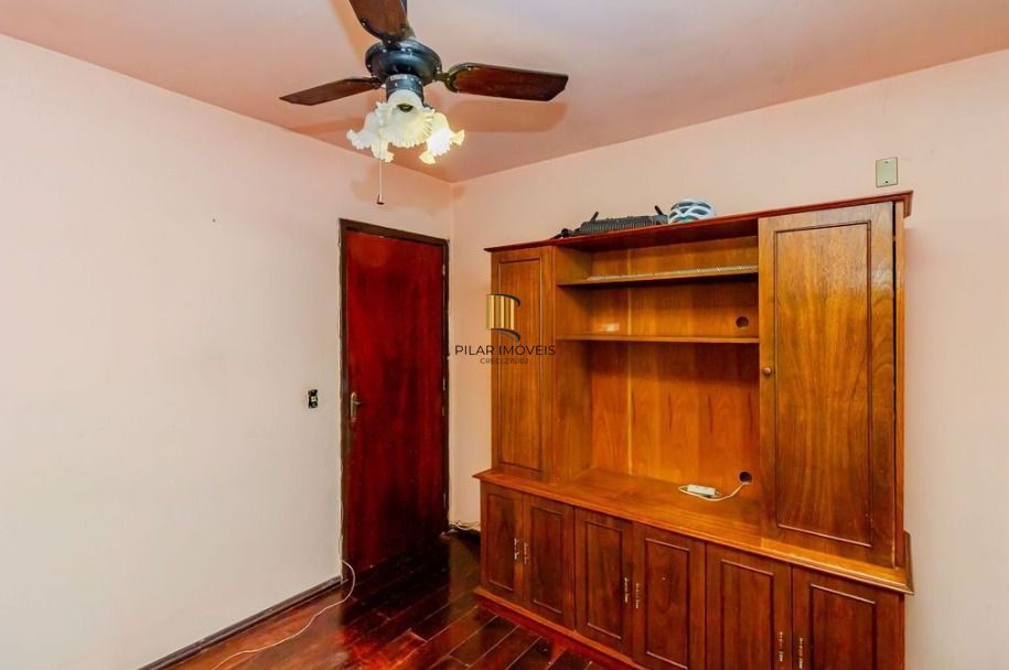 Casa em ótima localização, com 201m², Bairro Medianeira, Porto Alegre/RS