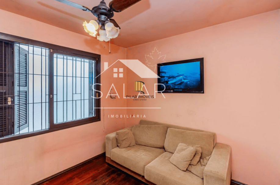 Casa em ótima localização, com 201m², Bairro Medianeira, Porto Alegre/RS