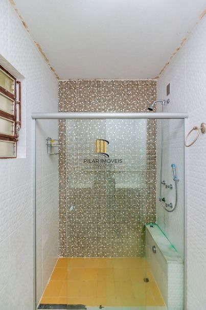 Casa em ótima localização, com 201m², Bairro Medianeira, Porto Alegre/RS