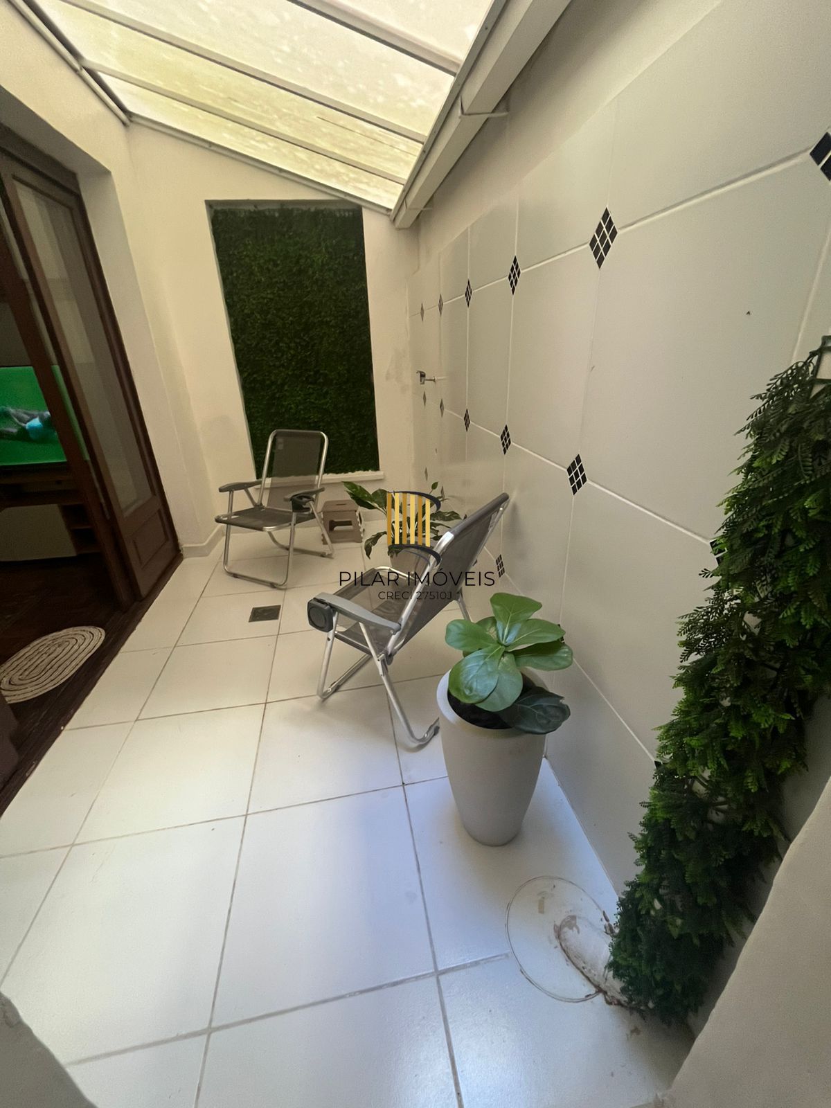 Apartamento mobiliado no Navegantes – 61,15m² privativos, ideal para morar ou investir