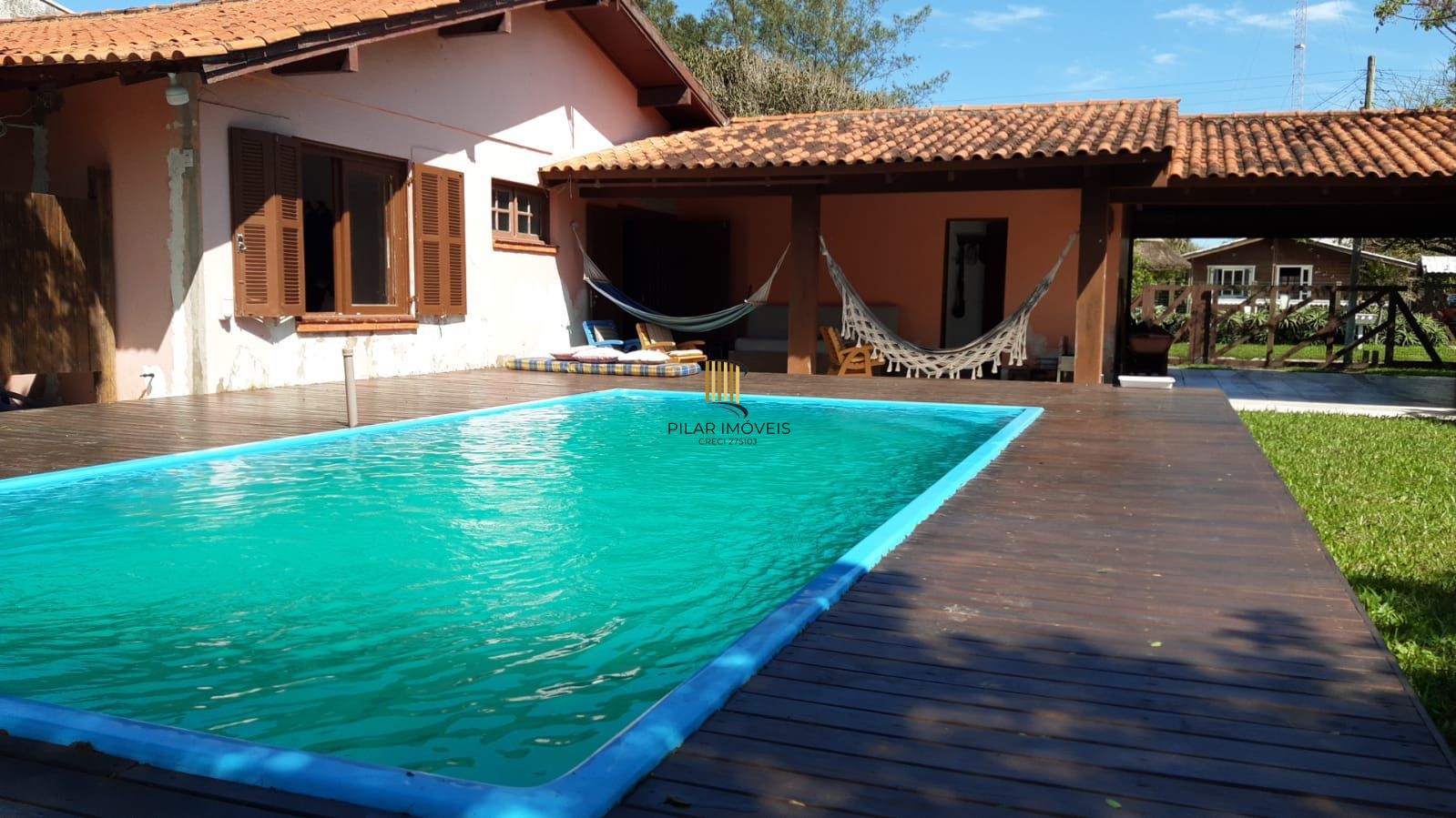 Casa com Piscina e Espaço Gourmet à Venda em  – 3 Dormitórios | Mariluz Plano D