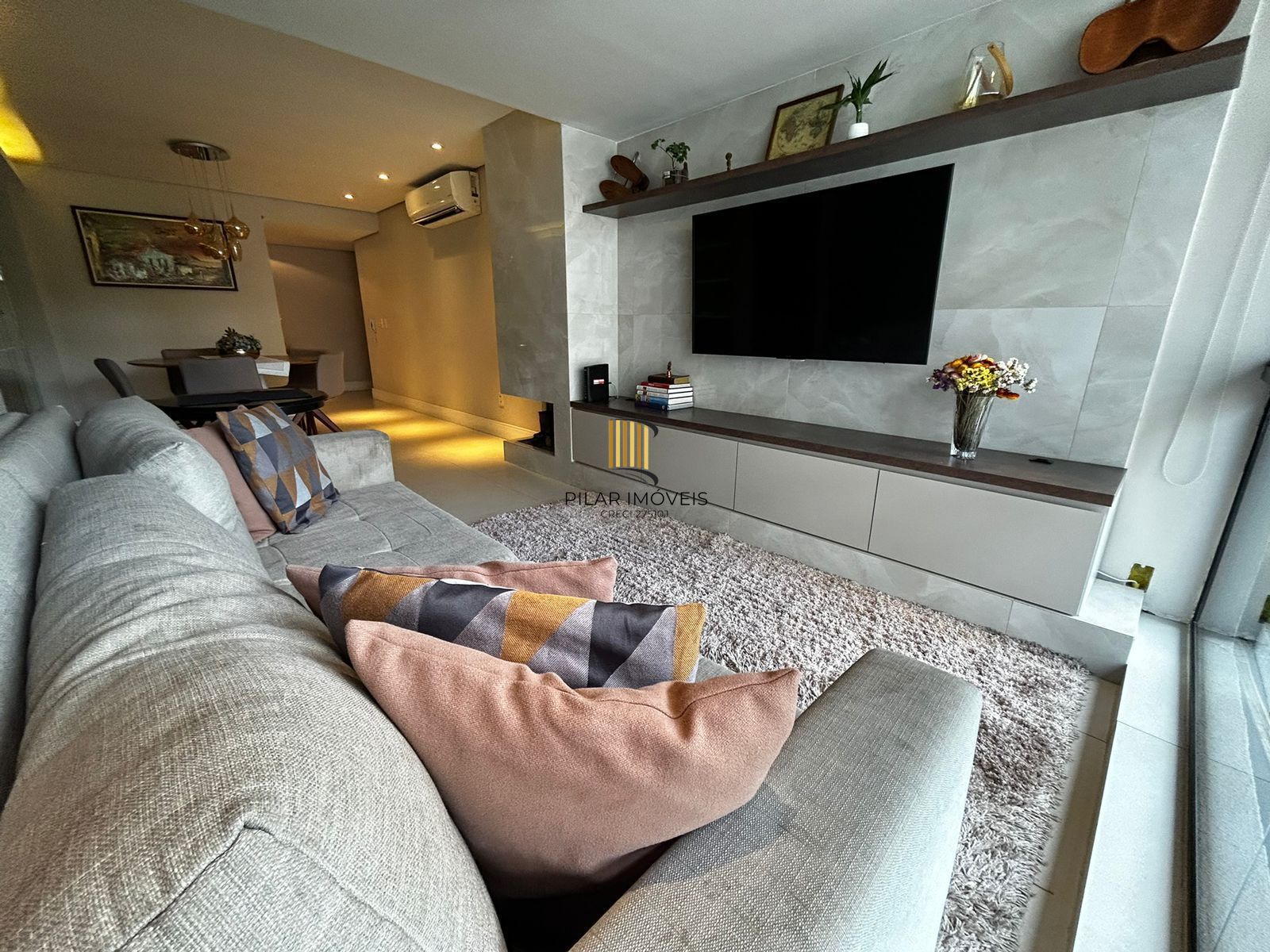 Amplo Apartamento de 183m² na Anita Garibaldi com 2 Vagas, Depósito e Projeto para Cobertura