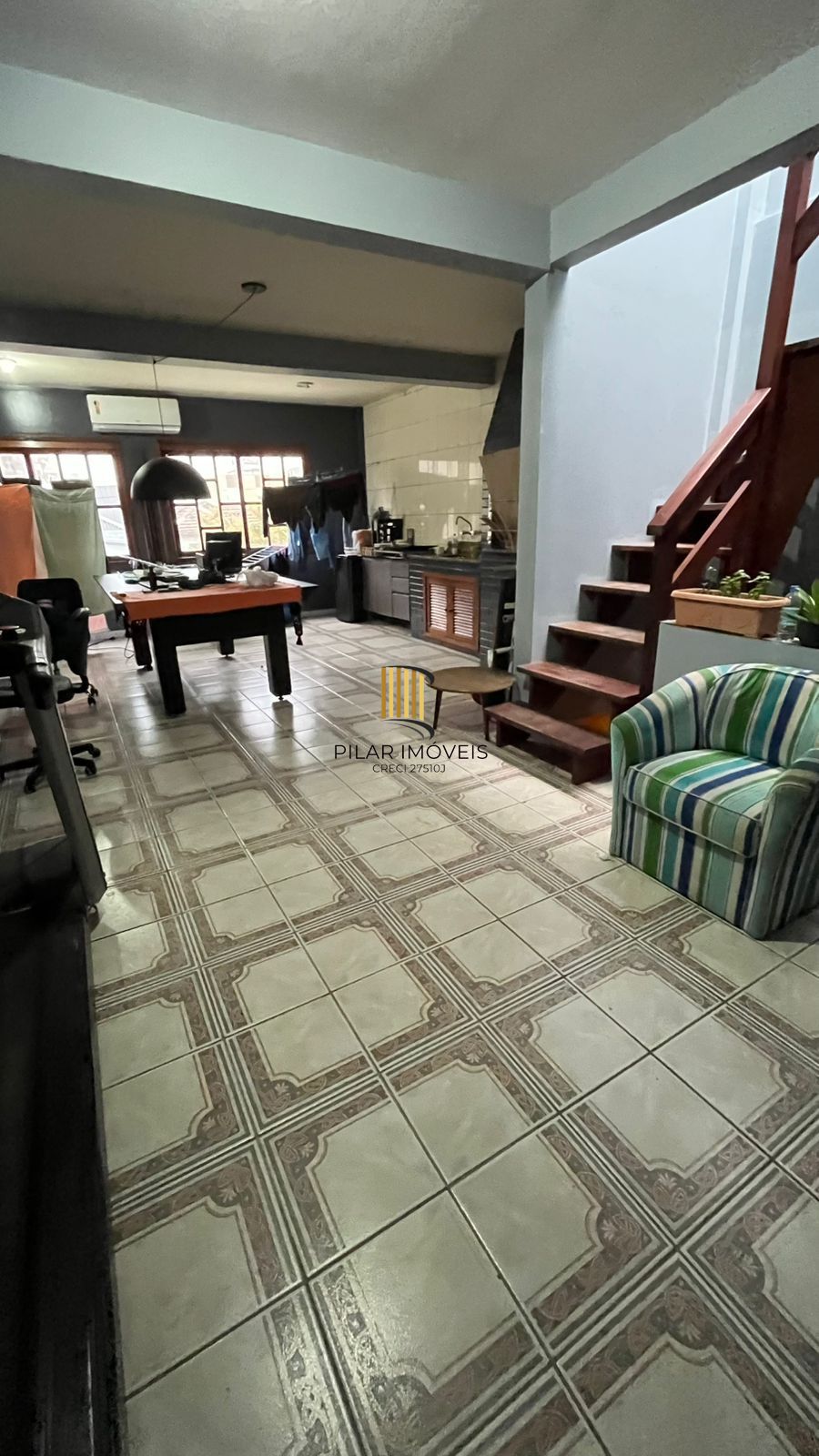 Sobrado Imponente com 4 Andares e 230m² – Garden Privativo e Lareira | R$ 1.480.000