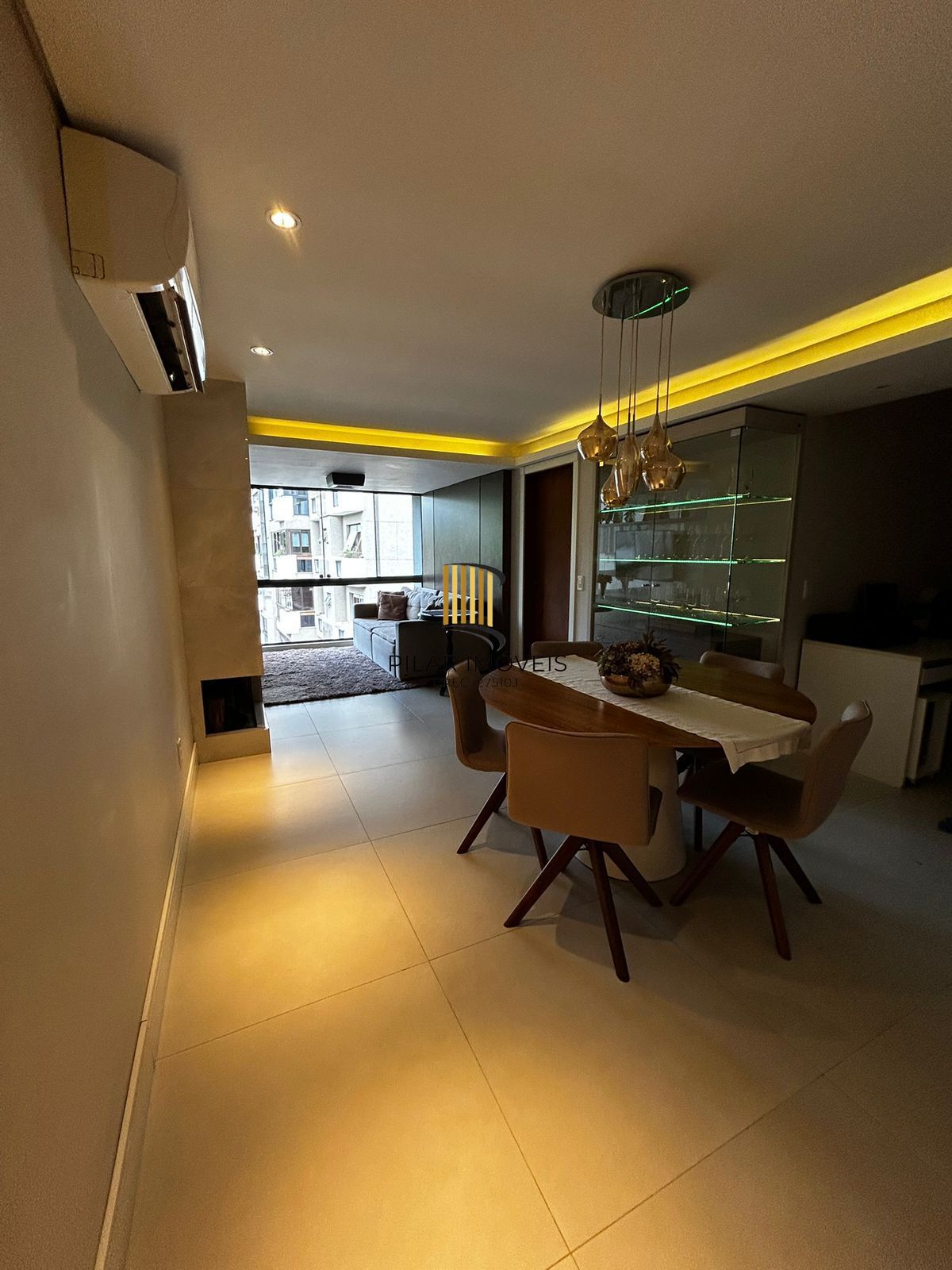 Amplo Apartamento de 183m² na Anita Garibaldi com 2 Vagas, Depósito e Projeto para Cobertura