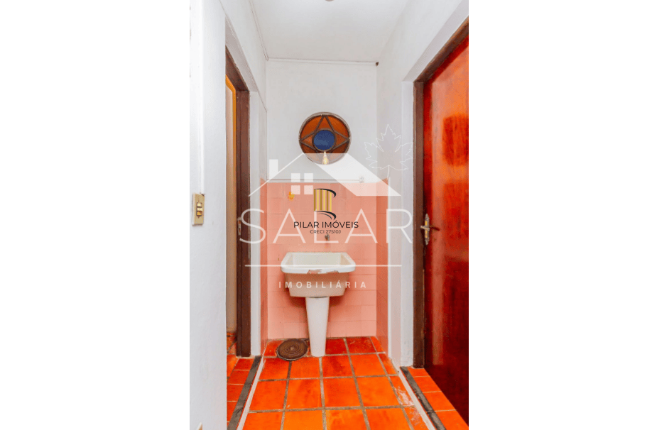 Casa em ótima localização, com 201m², Bairro Medianeira, Porto Alegre/RS