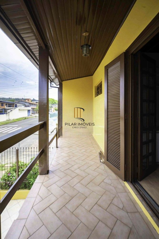 Casa com 02 pavimentos, 03 dormitórios, Bairro Intercap, Porto Alegre, Rio Grande do Sul