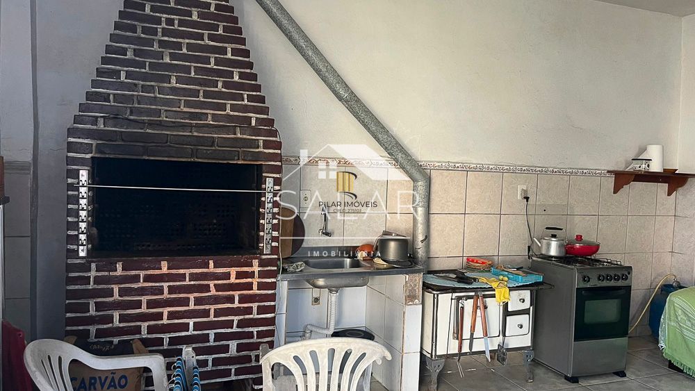 Terreno com duas casas no pátio, Bairro Teresópolis, Porto Alegre, Rio Grande do Sul