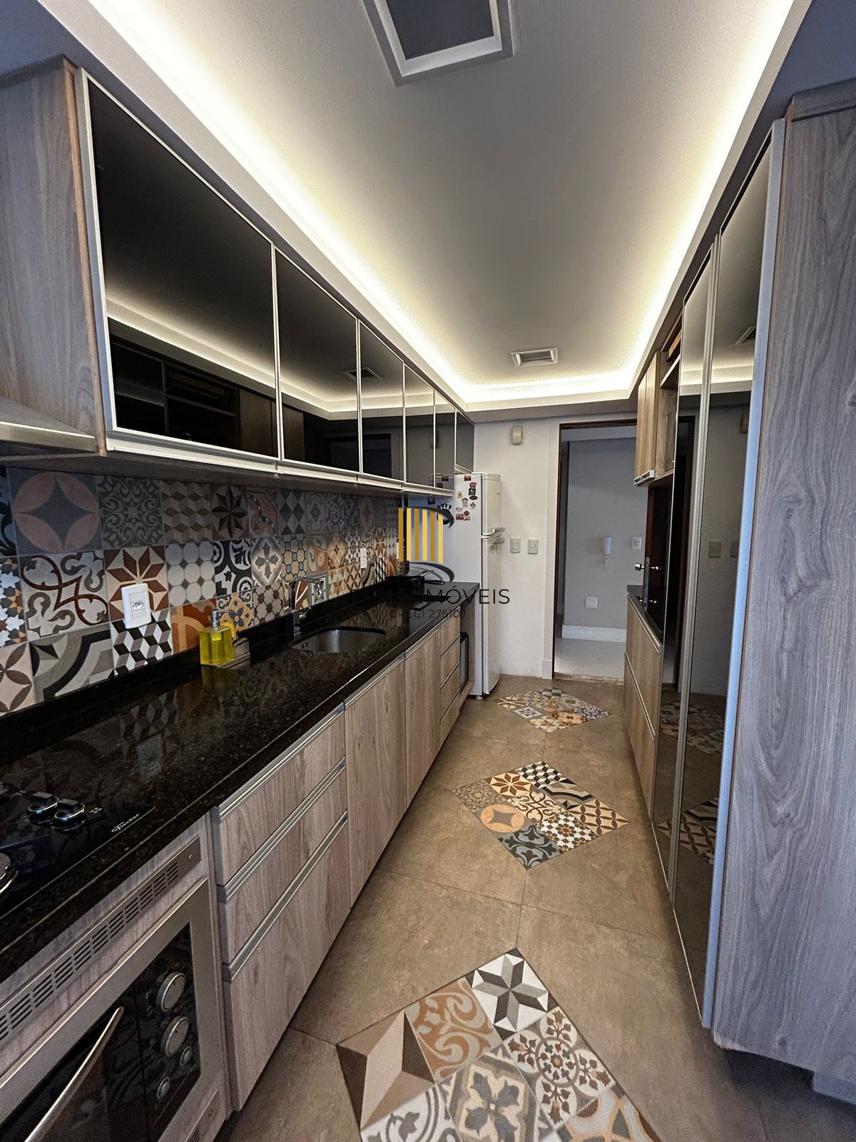 Amplo Apartamento de 183m² na Anita Garibaldi com 2 Vagas, Depósito e Projeto para Cobertura