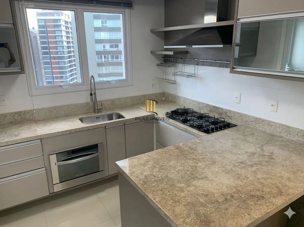 Amplo Apartamento de 3 Dormitórios com 151m² no Centro de Torres