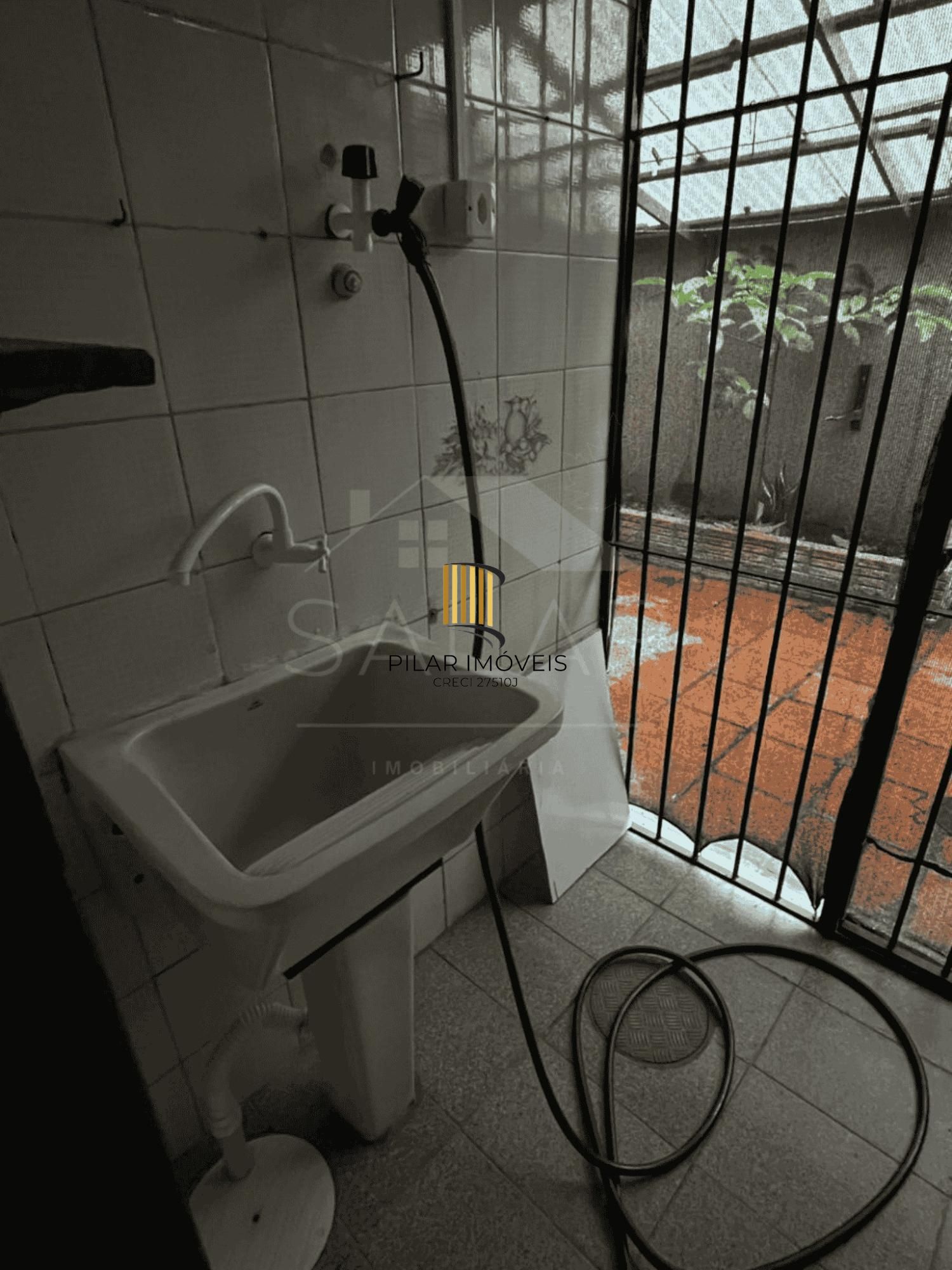 Em busca de um novo lar aconchegante e bem localizado? Apresentamos este encantador apartamento residencial no coração do bairro Partenon, em Porto Alegre, Rio Grande do Sul. Com 1 quarto, 1 banheiro e 1 vaga de garagem, este imóvel desocupado e financiável é ideal para quem busca praticidade e conforto.