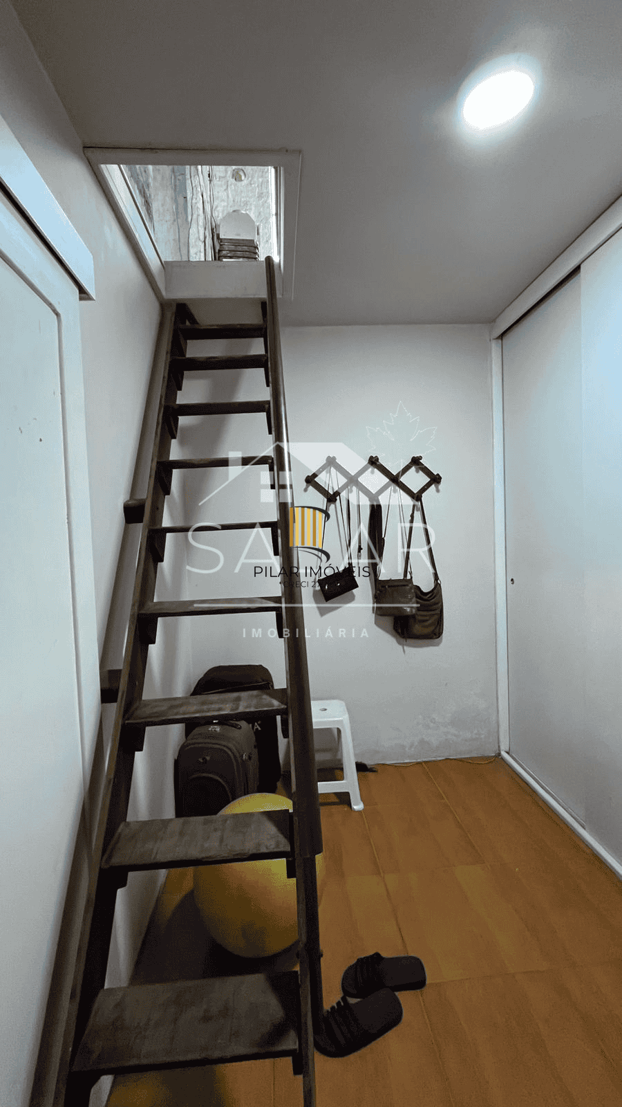 Casa de 03 dormitórios com suíte, Bairro Camaquã, Porto Alegre/RS