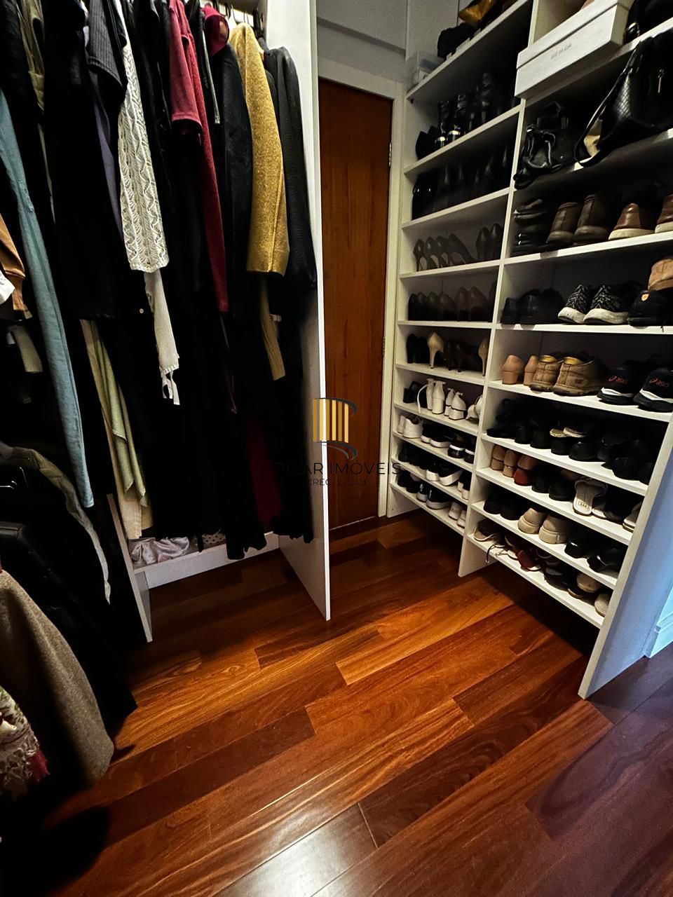 Amplo Apartamento de 183m² na Anita Garibaldi com 2 Vagas, Depósito e Projeto para Cobertura