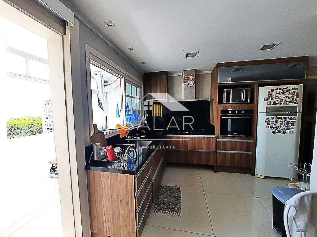 Apartamento de 02 dormitórios, no Bairro Menino Deus, Porto Alegre/RS