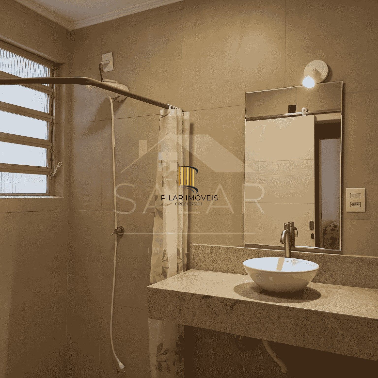 Aconchegante apartamento de 02 dormitórios no Bairro São João, Porto Alegre/RS