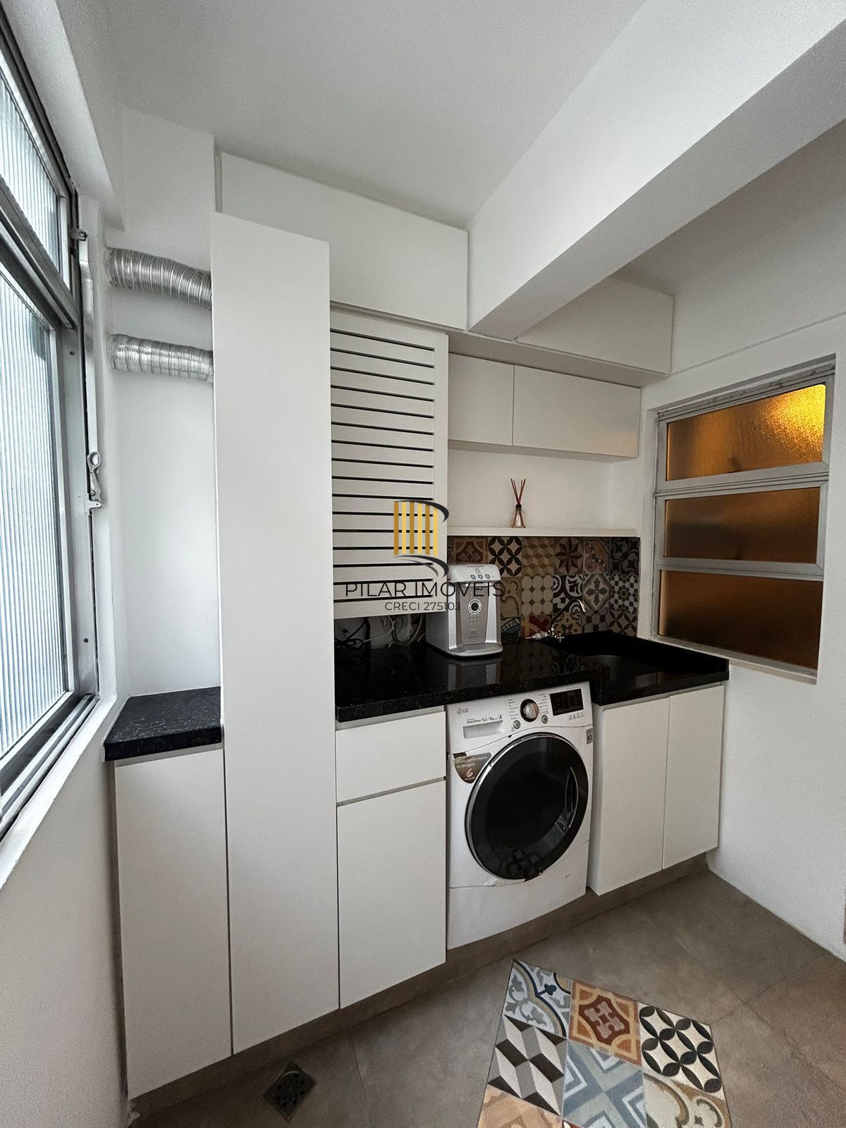 Amplo Apartamento de 183m² na Anita Garibaldi com 2 Vagas, Depósito e Projeto para Cobertura