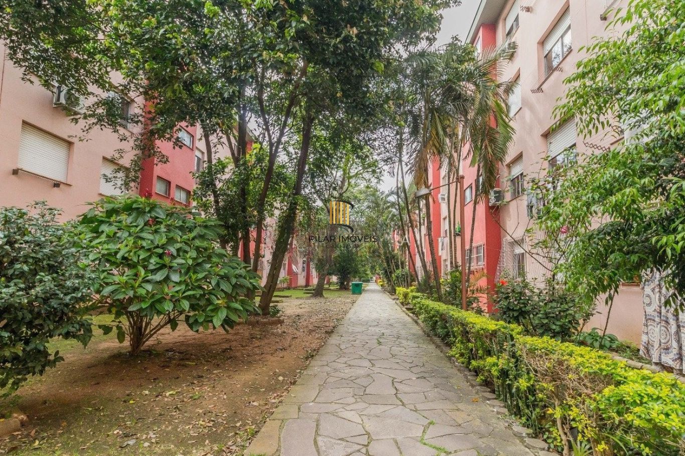 Excelente oportunidade para quem busca praticidade, conforto e boa localização, no bairro Jardim Itu em Porto Alegre.