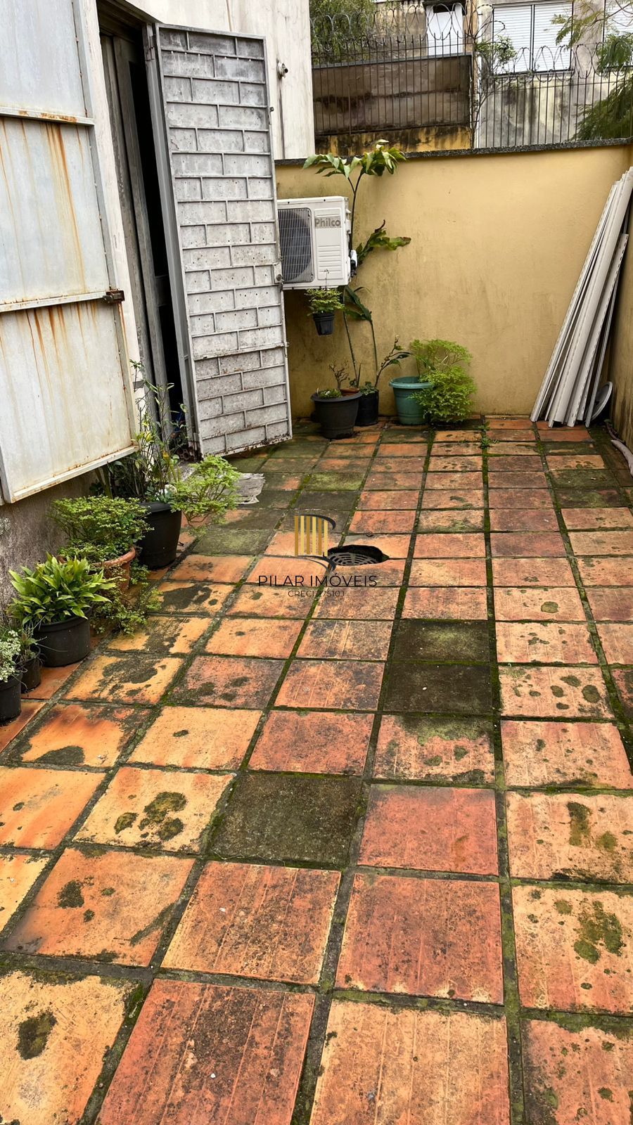 JK térreo, com espaço garden de aproximadamente 40m², Bairro Azenha, Porto Alegre/RS