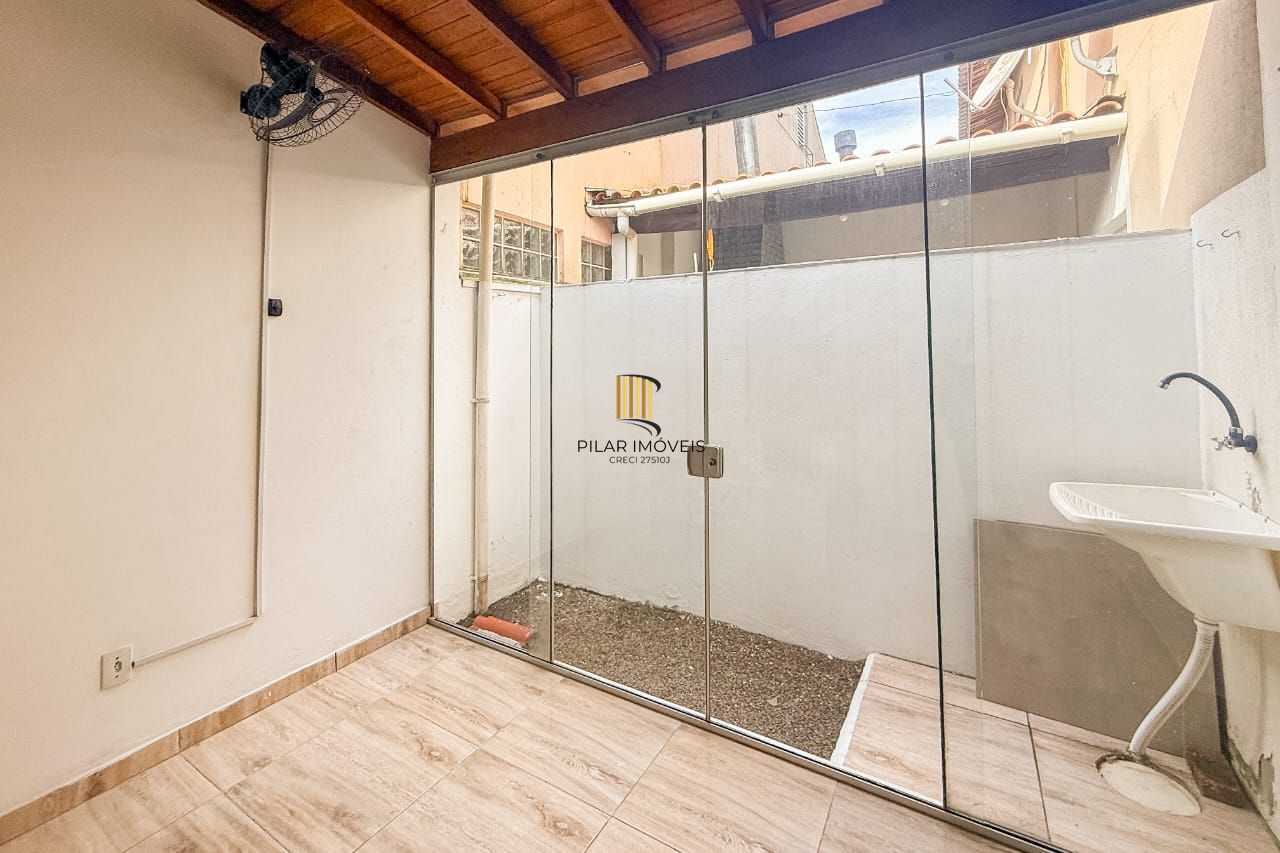 Casa de Condomínio 2 dormitórios no bairro Passo da Areia