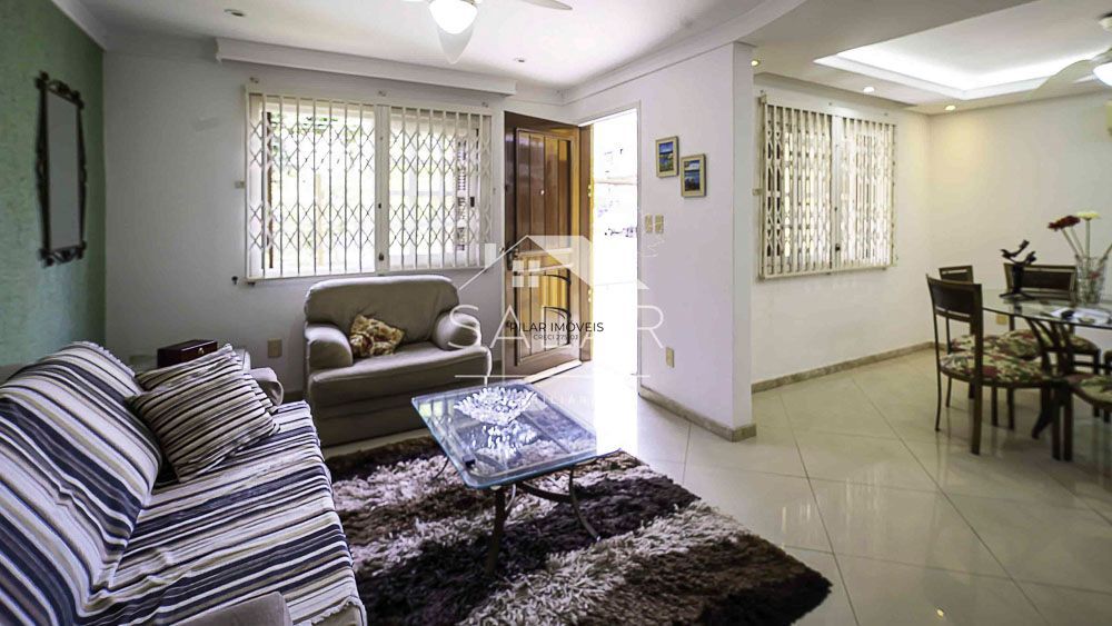 Casa com 02 pavimentos, 03 dormitórios, Bairro Intercap, Porto Alegre, Rio Grande do Sul