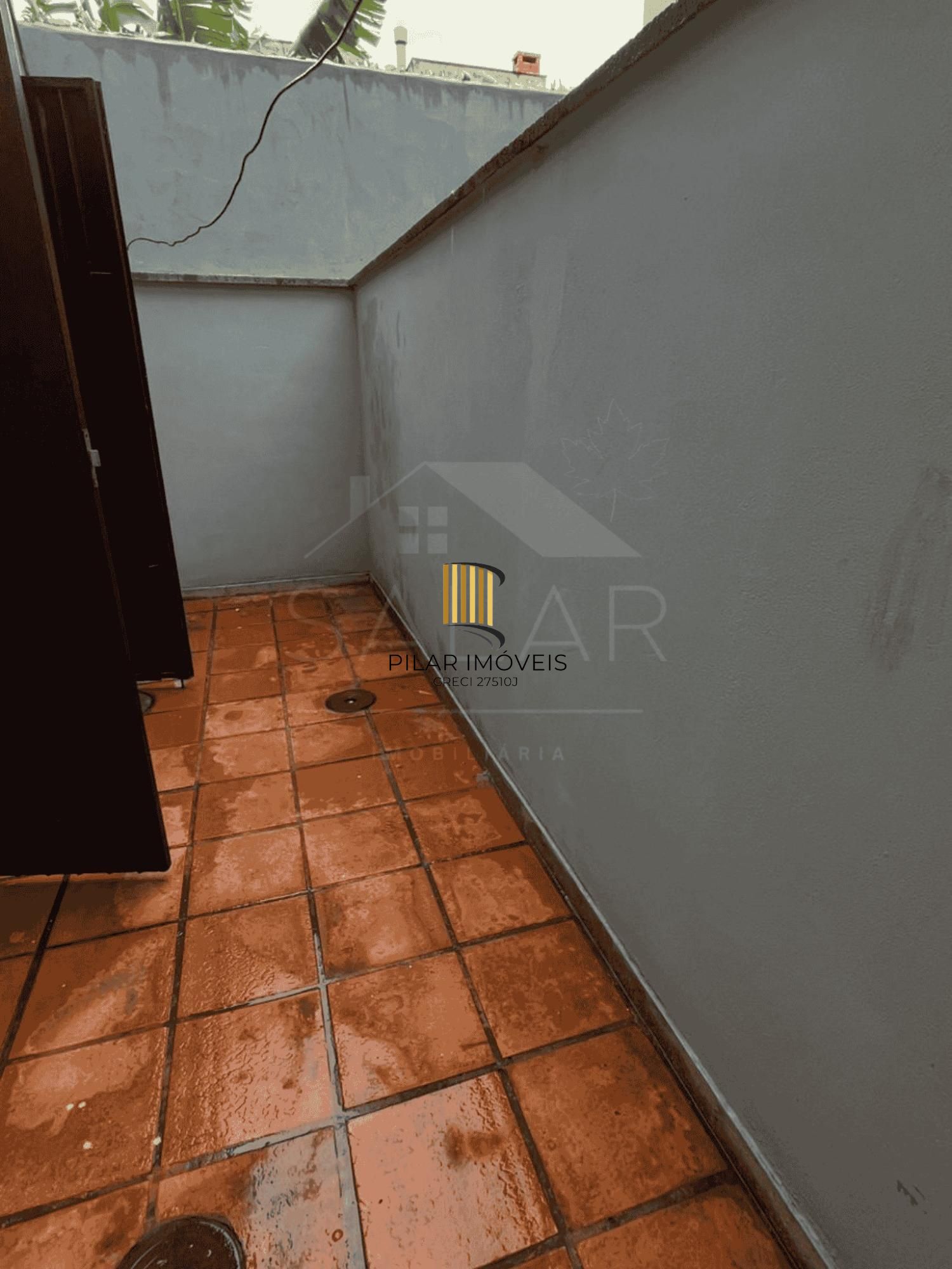 Em busca de um novo lar aconchegante e bem localizado? Apresentamos este encantador apartamento residencial no coração do bairro Partenon, em Porto Alegre, Rio Grande do Sul. Com 1 quarto, 1 banheiro e 1 vaga de garagem, este imóvel desocupado e financiável é ideal para quem busca praticidade e conforto.