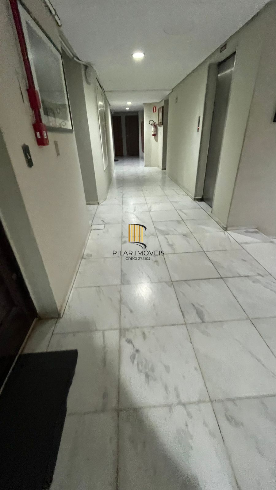Apartamento 2 Dormitórios com 61,50m² em Condomínio com Lazer Completo e Rua Tranquila