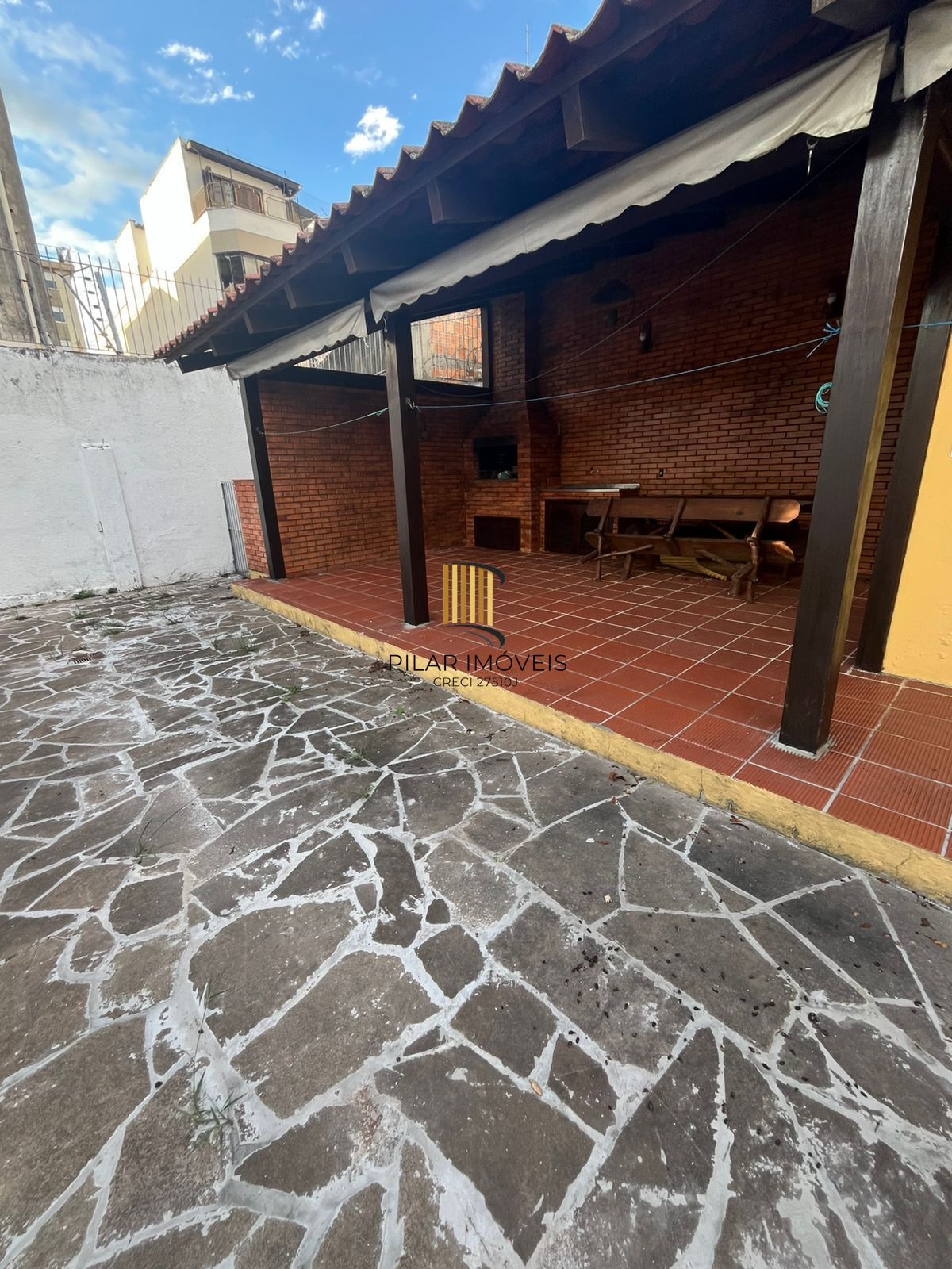 Casa ampla com potencial residencial e comercial | 220m² | Porto Alegre, Rio Grande do Sul