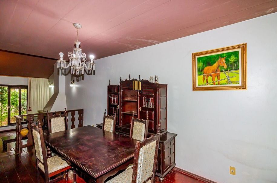 Casa em ótima localização, com 201m², Bairro Medianeira, Porto Alegre/RS