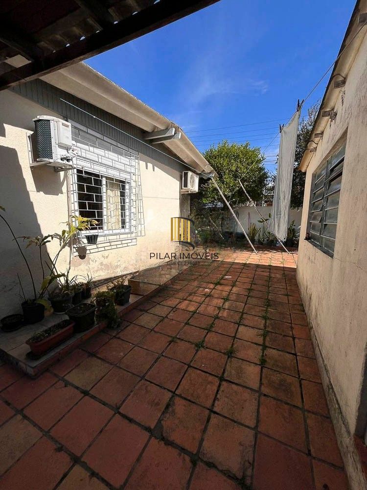 Casa de esquina, Bairro Parque dos Maias, Porto Alegre, Rio Grande do Sul