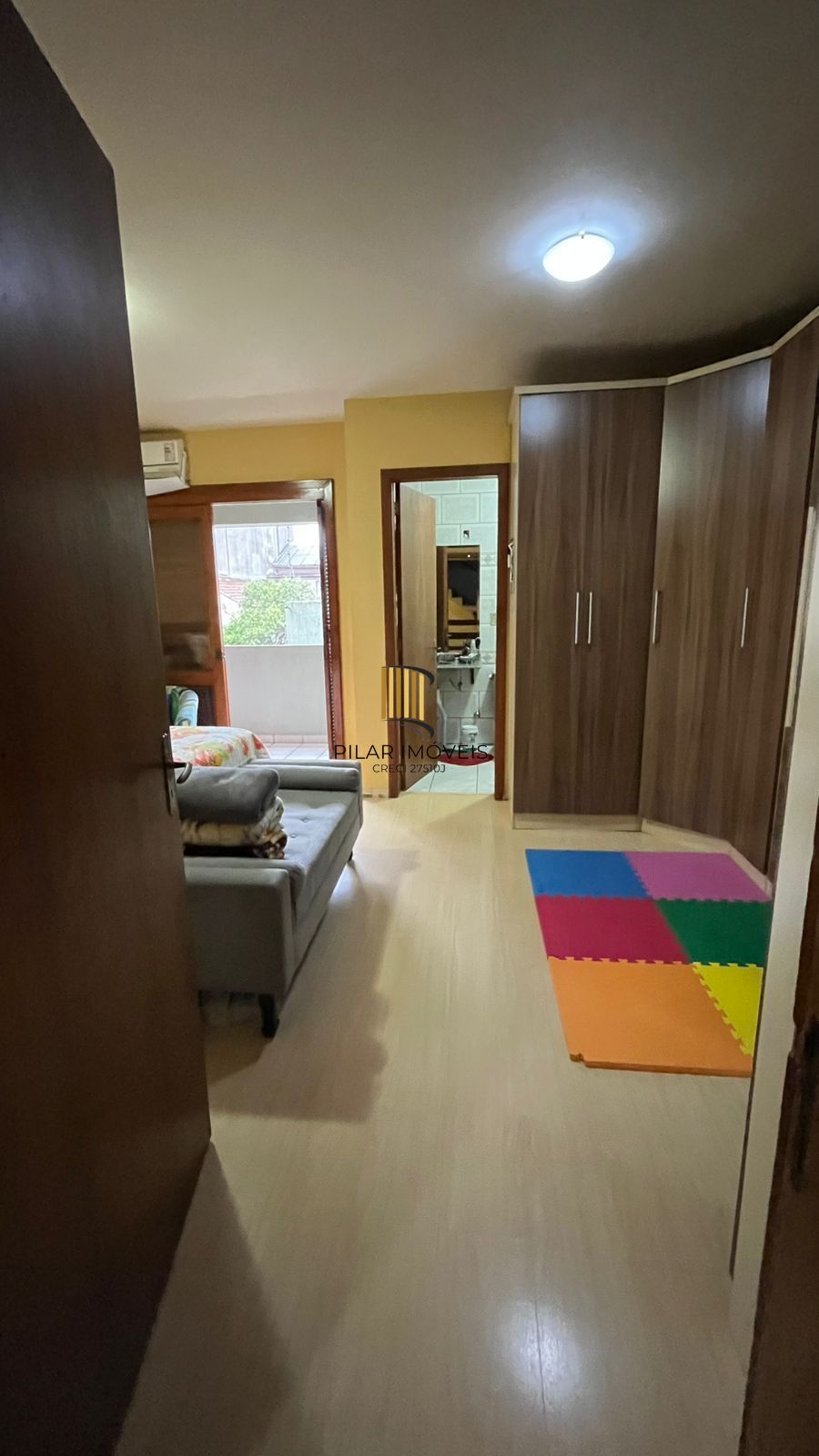 Sobrado Imponente com 4 Andares e 230m² – Garden Privativo e Lareira | R$ 1.480.000