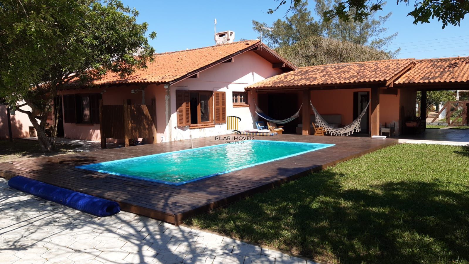 Casa com Piscina e Espaço Gourmet à Venda em  – 3 Dormitórios | Mariluz Plano D