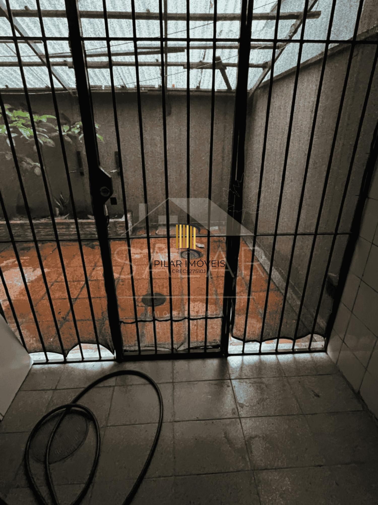 Em busca de um novo lar aconchegante e bem localizado? Apresentamos este encantador apartamento residencial no coração do bairro Partenon, em Porto Alegre, Rio Grande do Sul. Com 1 quarto, 1 banheiro e 1 vaga de garagem, este imóvel desocupado e financiável é ideal para quem busca praticidade e conforto.