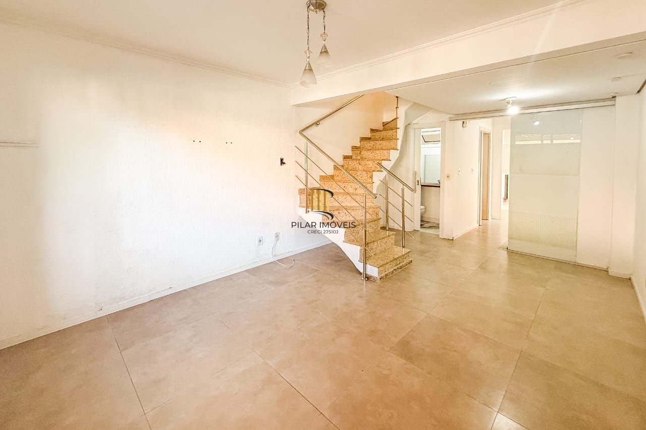 Casa de Condomínio 2 dormitórios no bairro Passo da Areia