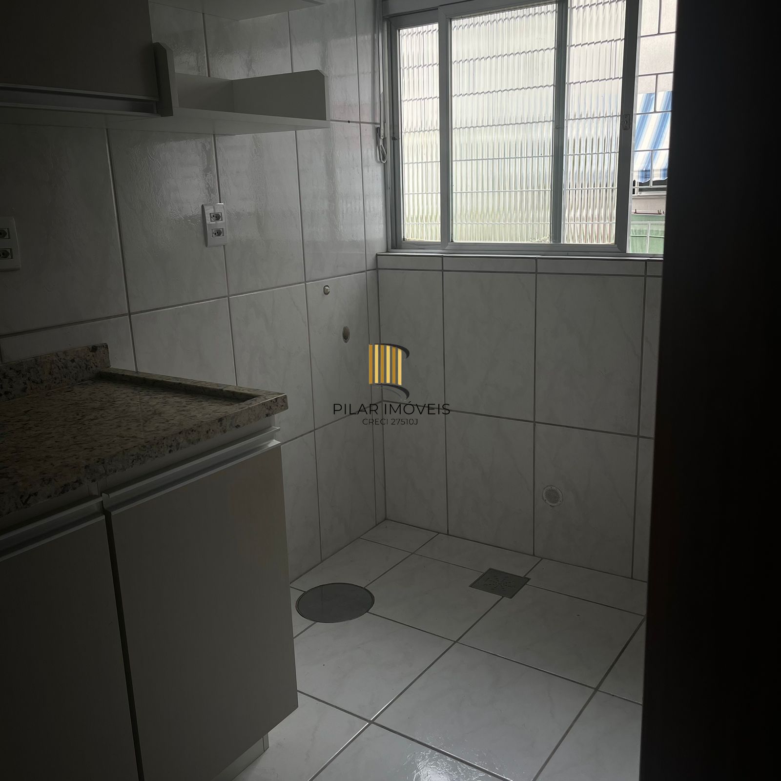 Excelente JK semimobiliado, bairro Passo da Areia, Porto Alegre/RS