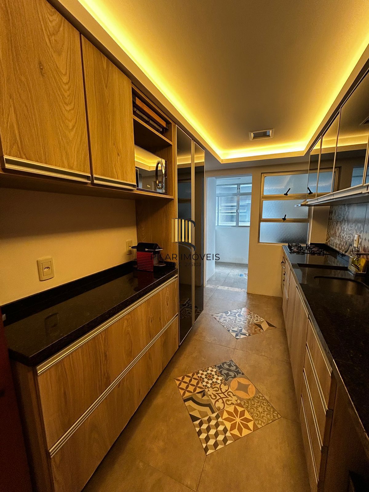 Amplo Apartamento de 183m² na Anita Garibaldi com 2 Vagas, Depósito e Projeto para Cobertura